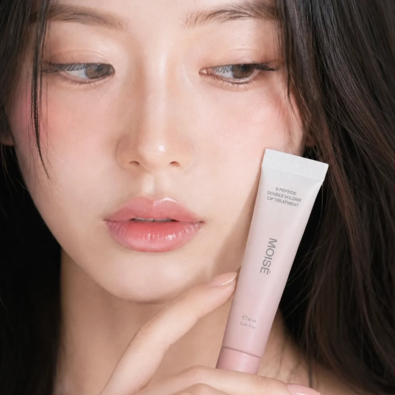 MOISĒ 8 Peptide Double Volume Lip Treatment — On lips